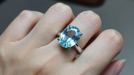 How to Style Aquamarine Jewelry for Modern Fashion Looks
